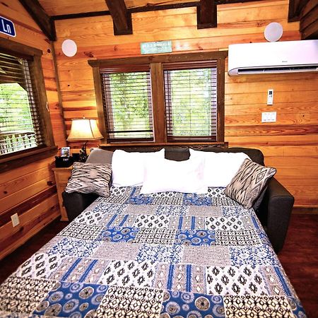 The Codex - Parker Creek Bend Cabins Murfreesboro Ngoại thất bức ảnh